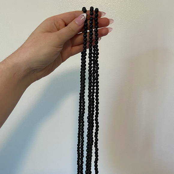 • beaded necklace • - Picture 2 of 2